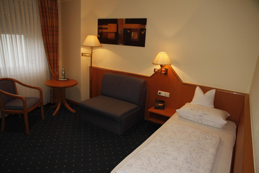 Hotel Anika Neuenburg am Rhein Room photo