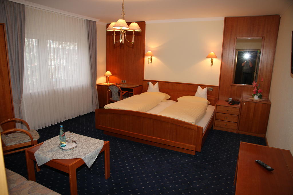 Hotel Anika Neuenburg am Rhein Room photo